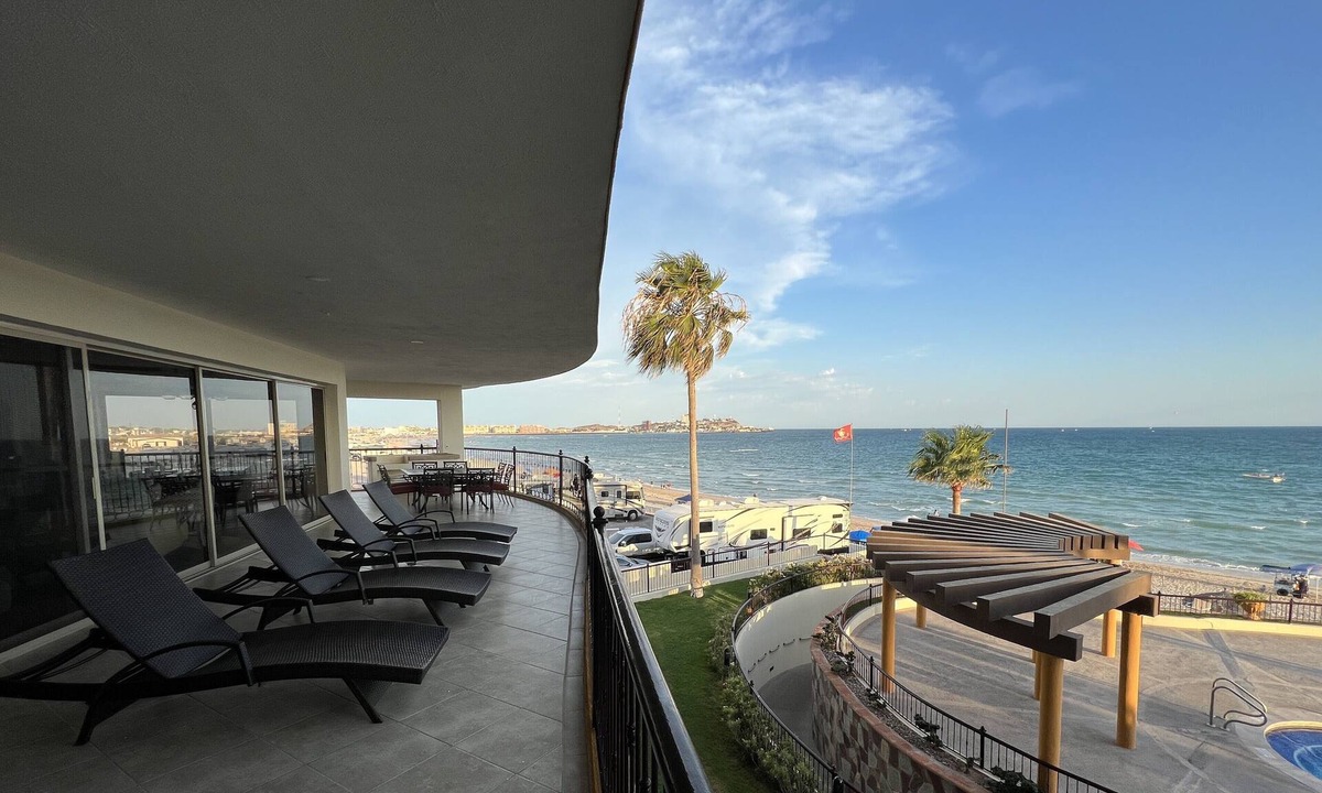 Bella Vista Condo | Luxurious former model - 4 bed/4 bath/4 pools wrap around balcony