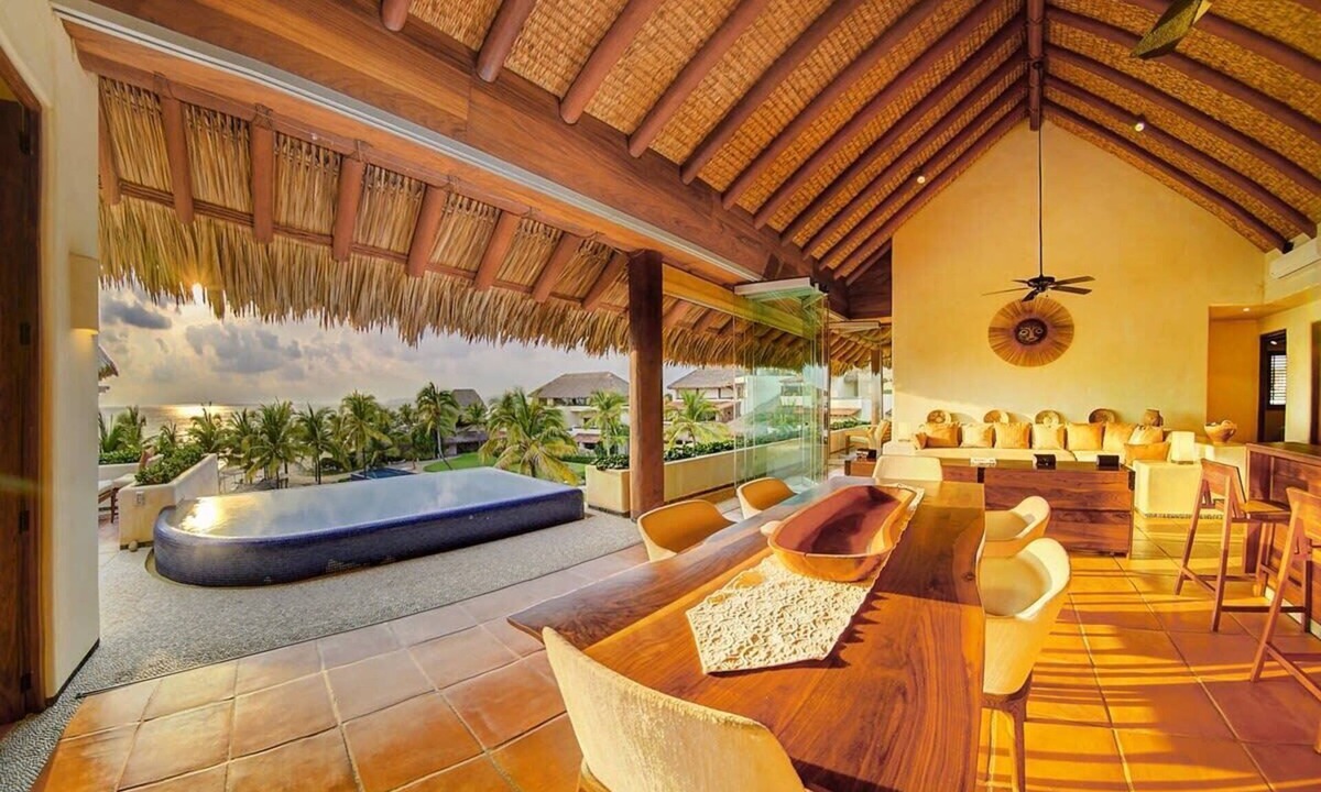 Zihuatanejo Villa | Luxurious Oceanview Penthouse in Playa Blanca