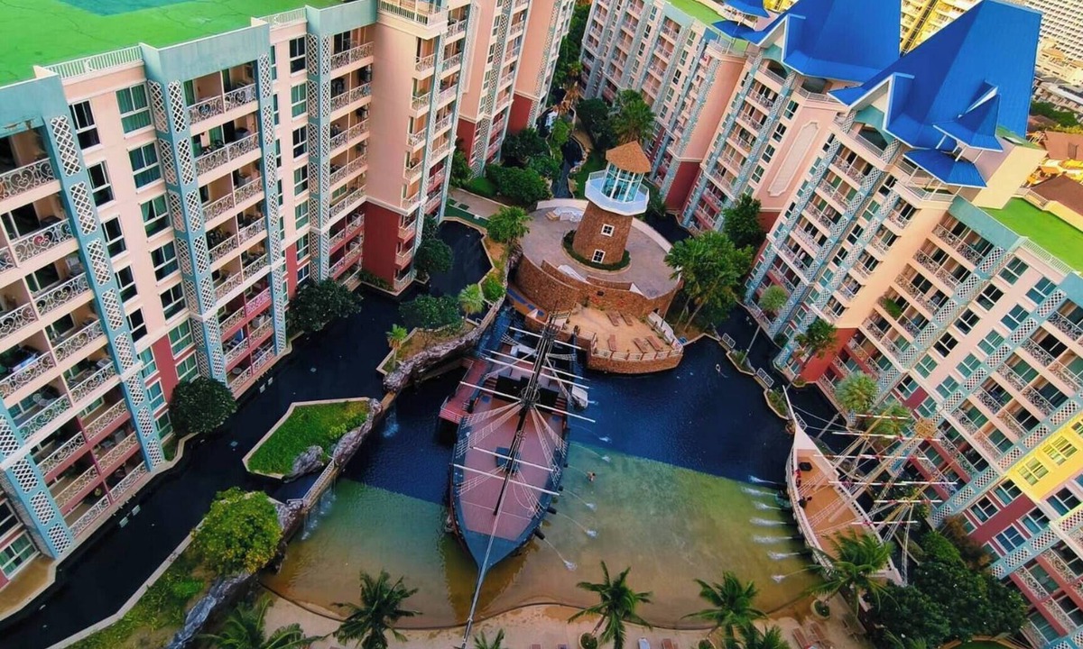 Jomtien Apartment | Luxury 2-bedroom Sea View Escape