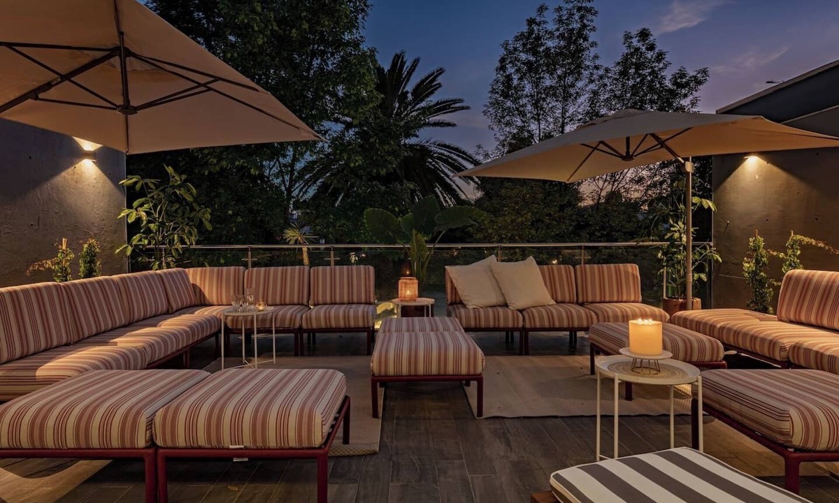 La Condesa House | Luxury 9 Bedroom Villa in Condesa with Rooftop, Jacuzzis, Gym, AC, and Elevator