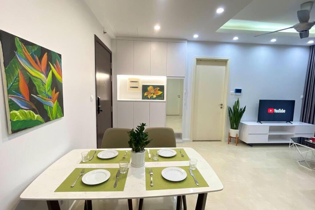 Trung Hoa Nhan Chinh Apartment | Luxury Apartment for rent Vinhomes D’Capitale 03
