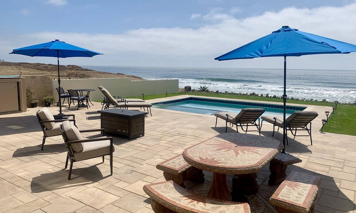 La Fonda House | Luxury Beachfront Living with private heated pool/jacuzzi Plaza Del Mar Beach