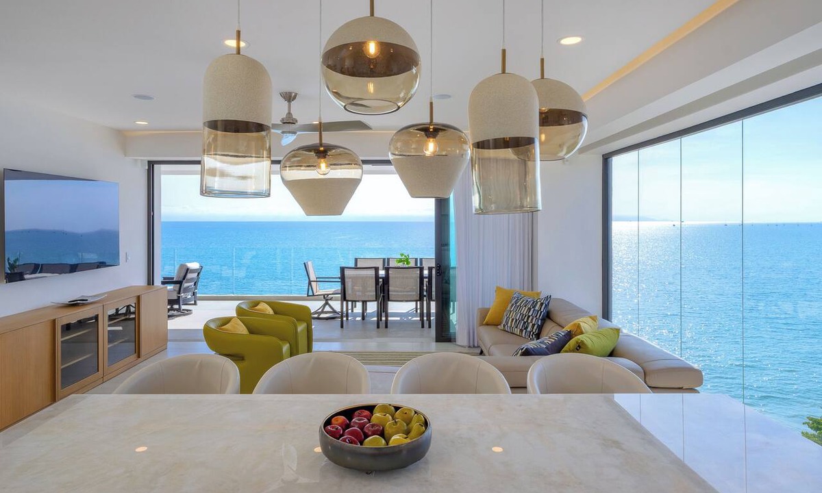 Bucerias Condo | Luxury Beachfront 4BR/Panoramic Ocean View + Rooftop & beach pool + Gym + Spa
