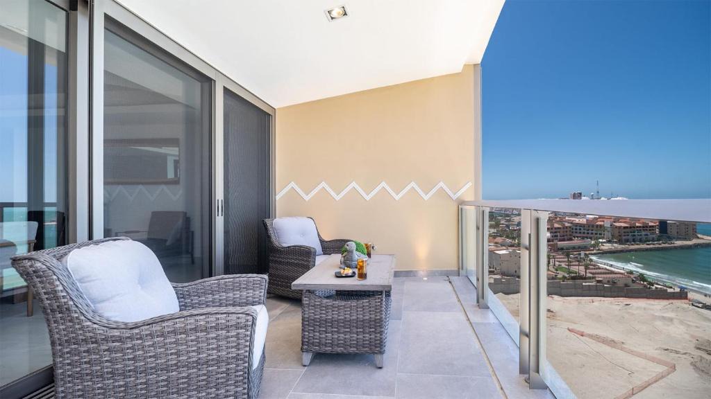 Ferrocarrilera House | Luxury Beachfront Escape with Stunning Ocean Views