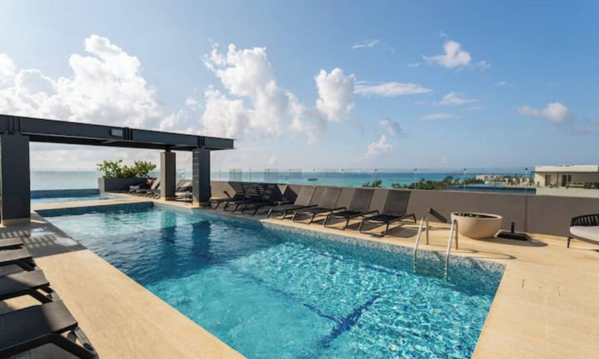 Zazil-ha Apartment | Luxury Escape Ocean Rooftop Walk to Beach