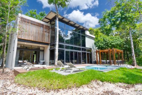 Benito Juarez House | Luxury Jungle Retreat - 4 Bedroom Villa with Private Pool and Cenote - fits 14