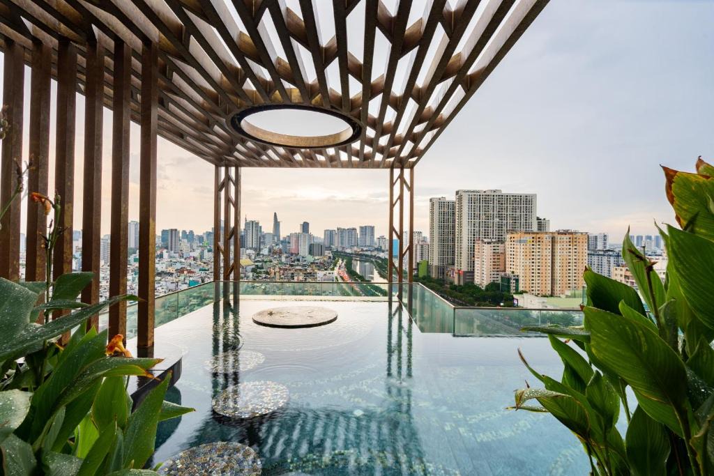 District 1 Apartment | Luxury Living in the heart of D1/3BR/Infinity Pool