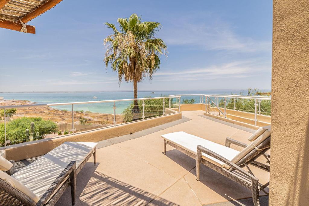 La Paz Villa | Luxury Oceanfront Villa 7 at Puerta Cortes Resort with Jacuzzi & Golf Cart