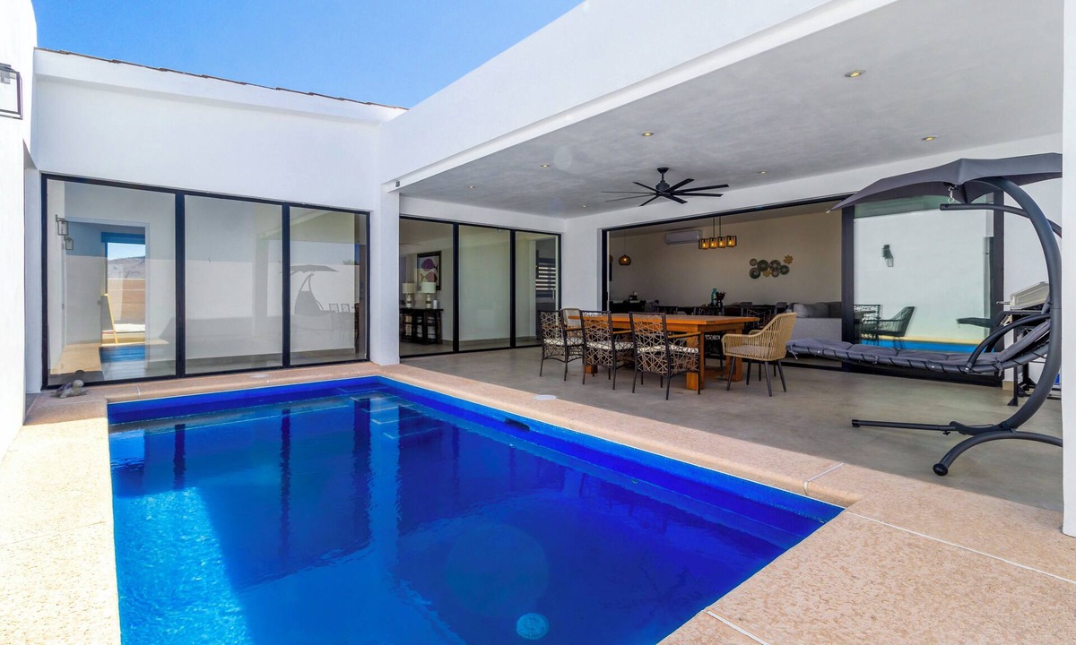 Marina Real House | Luxury San Carlos Beach House | Pool, Pickleball & Kayaks