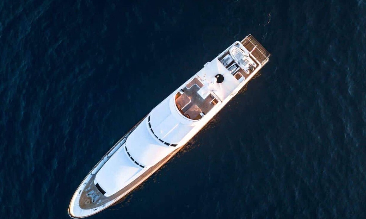 Las Garzas Boat Rental | Luxury Yacht in La Paz