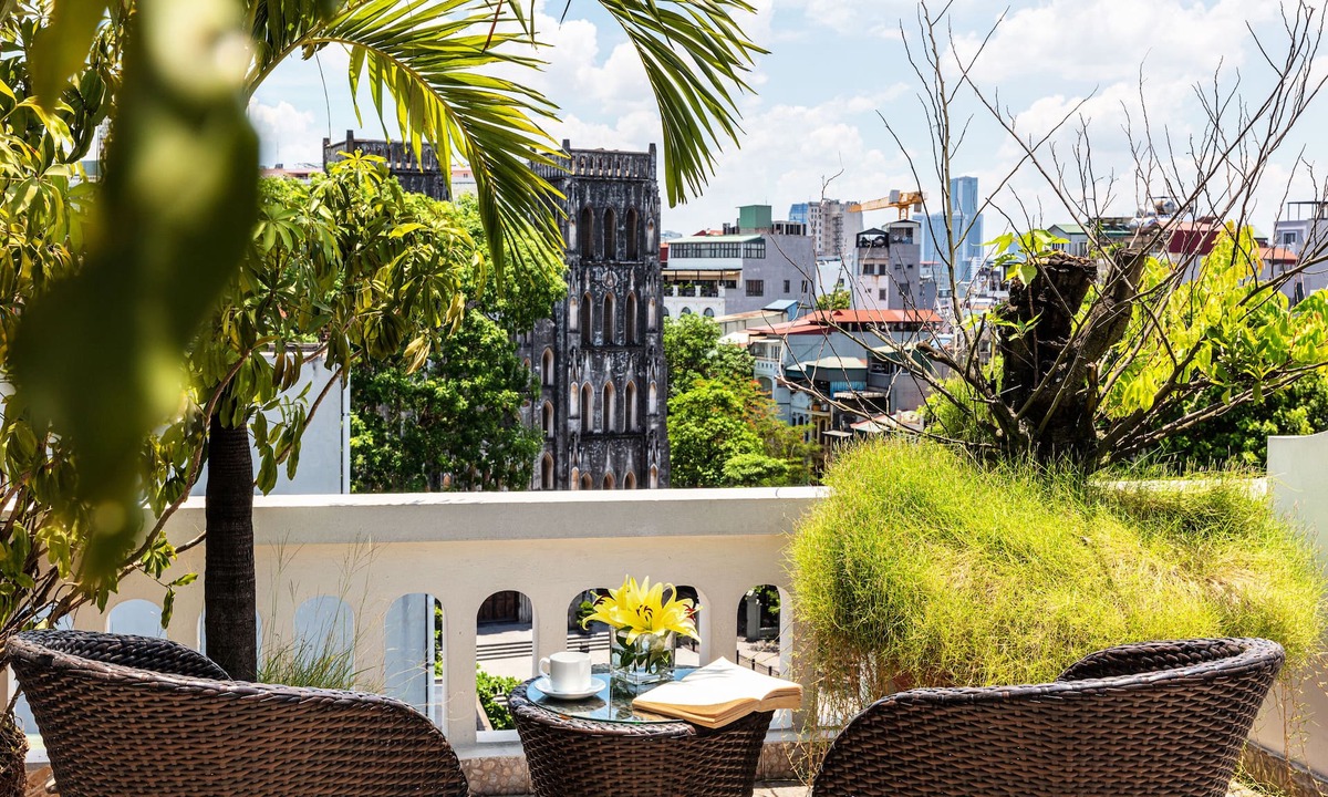 Hang Trong Hotel | Minerva Church Hotel