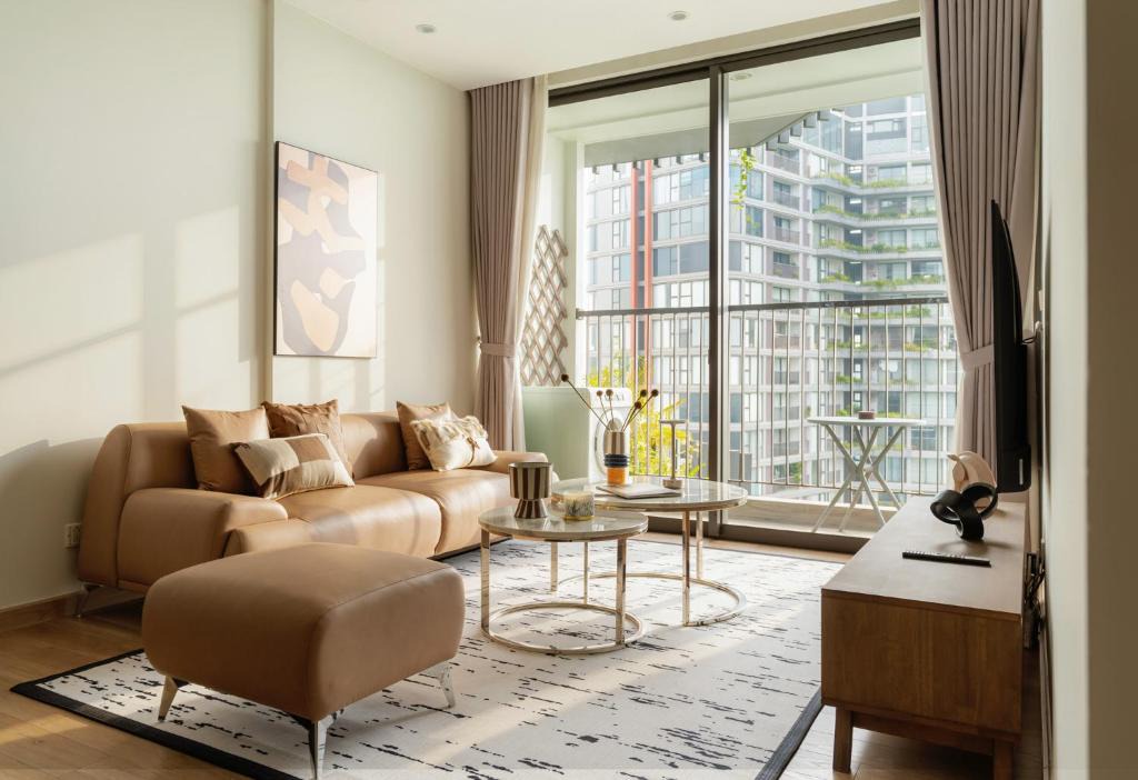 Van Giang Apartment | Moderm House - Swanlake view - 2 Beds - Work space