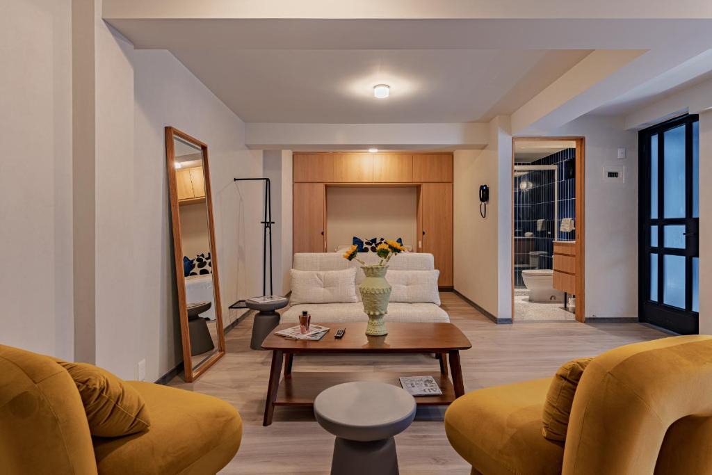 Historic Center Apartment | Modern Chic Loft in Historic Center casaXúla