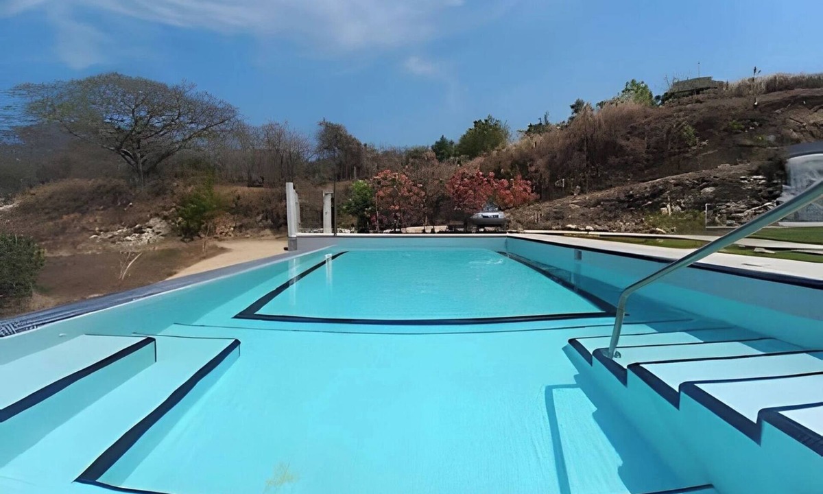 Bajos de Chila House | Modern Oasis House with Pool