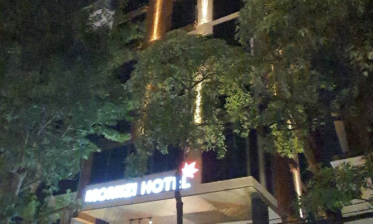 Cong Vi Hotel | MOMIZI HANOI 2 - PHAN KE BINH