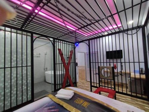 Tan Phu District Hotel | Motel roll