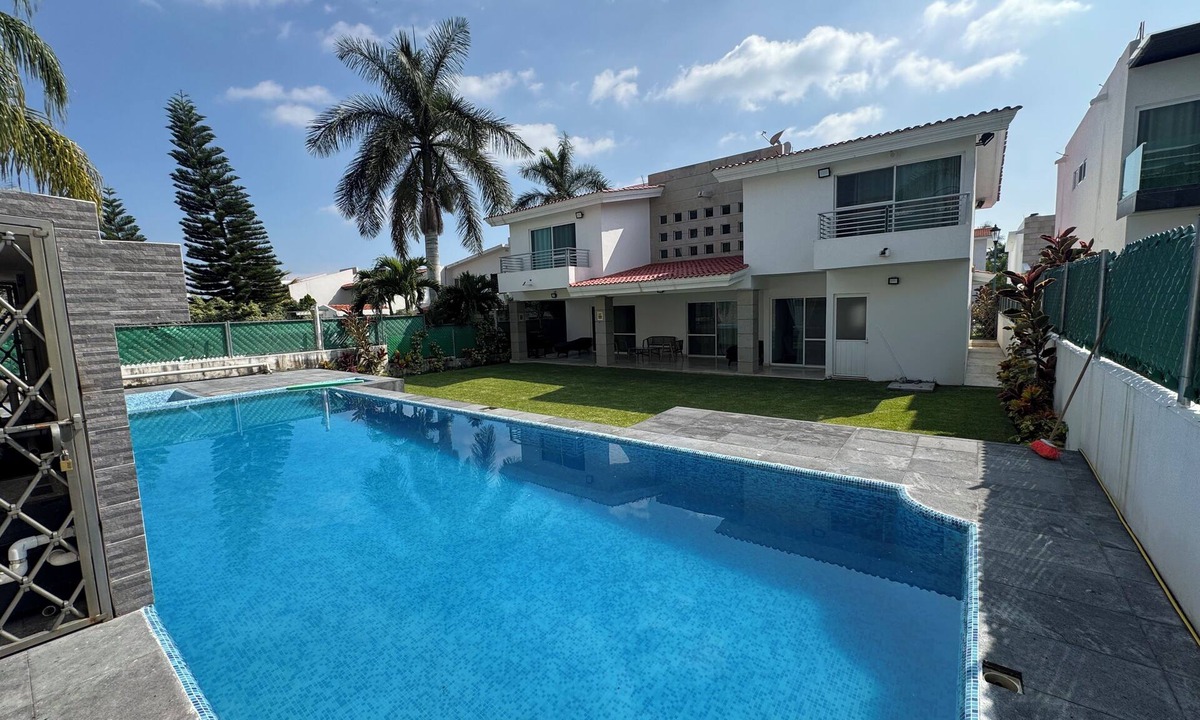 Lomas de Cocoyoc House | Luxury home for 25, Lomas de Cocoyoc, swimming pool, jacuzzi, private garden