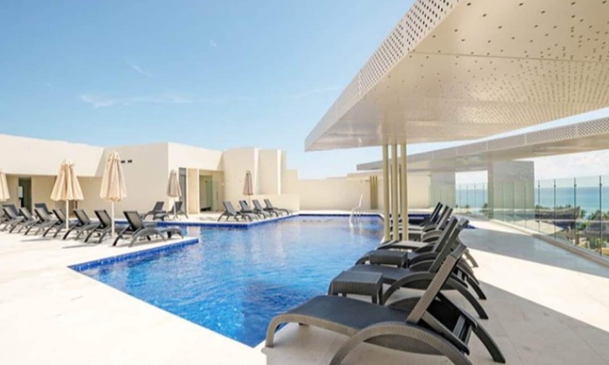 Downtown Apartment | New condo in best building Playa, 1 block from beach, amazing rooftop pool