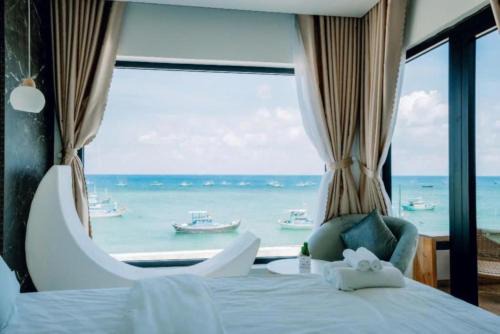 Phu Quy Hotel | New Moon Hotel Phu Quy