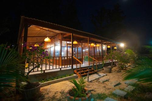 Ke Ga Apartment | Ngọn Đèn Biển cafe & homestay
