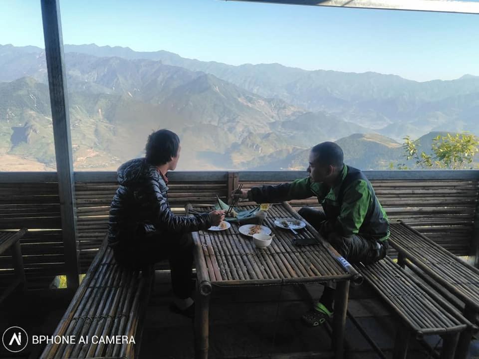 Mu Cang Chai Hotel | Nhà hàng Nhà nghỉ Dù Lượn Khau Phạ