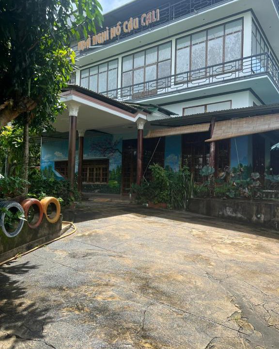 Buon Ma Thuot House | Nhà nghỉ hồ câu Cali