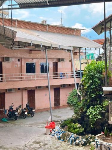 Long Thanh House | Nhà Nghỉ Quỳnh Hương - Quynh Huong Hostel