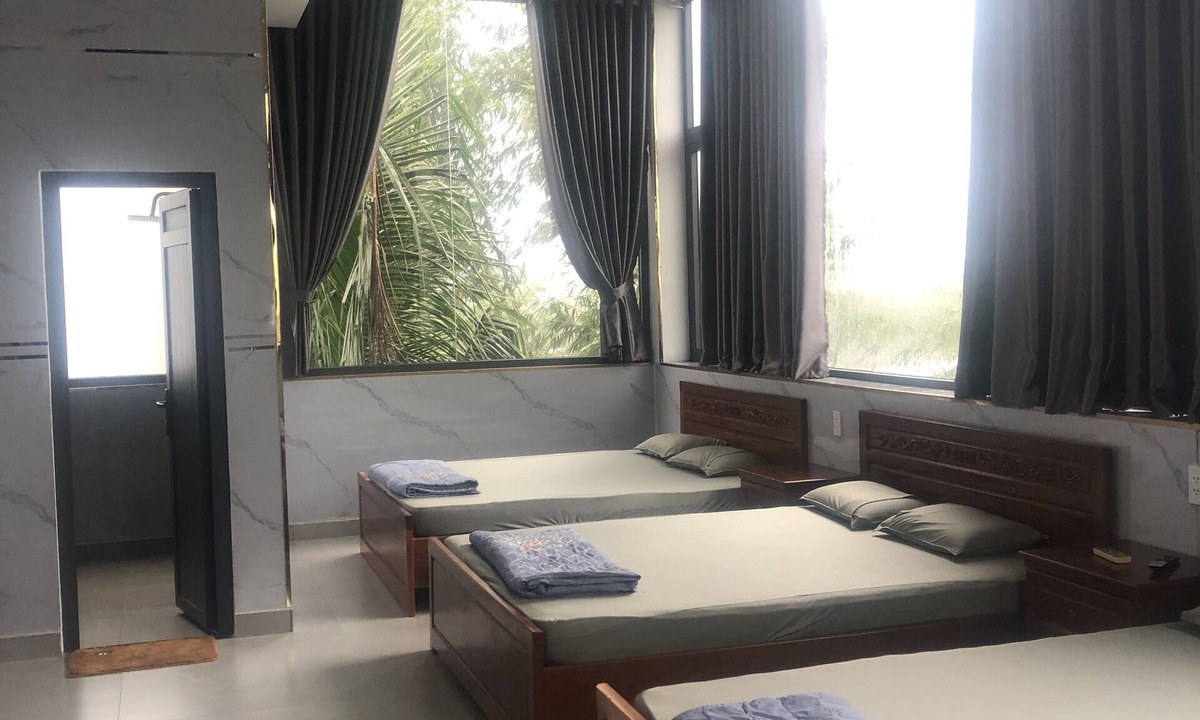 Dinh Quan Hostel | Nha Nghi A&EM