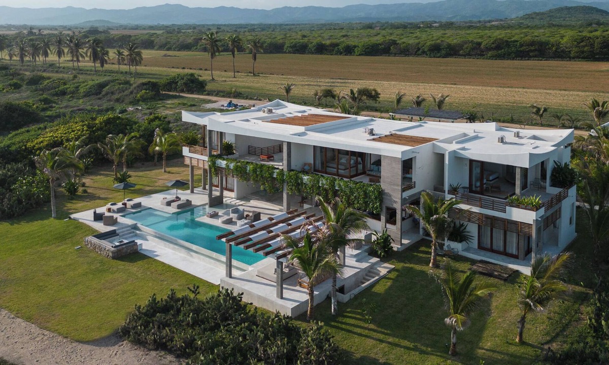 Brisas de Zicatela Villa | Niku House: Beachfront Luxury Villa for 12 with Chef, Staff & Ocean Views
