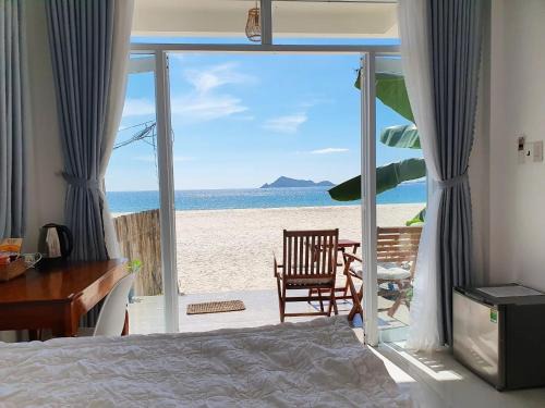 Song Cau Bed & Breakfast | Ocean Breeze Bungalow