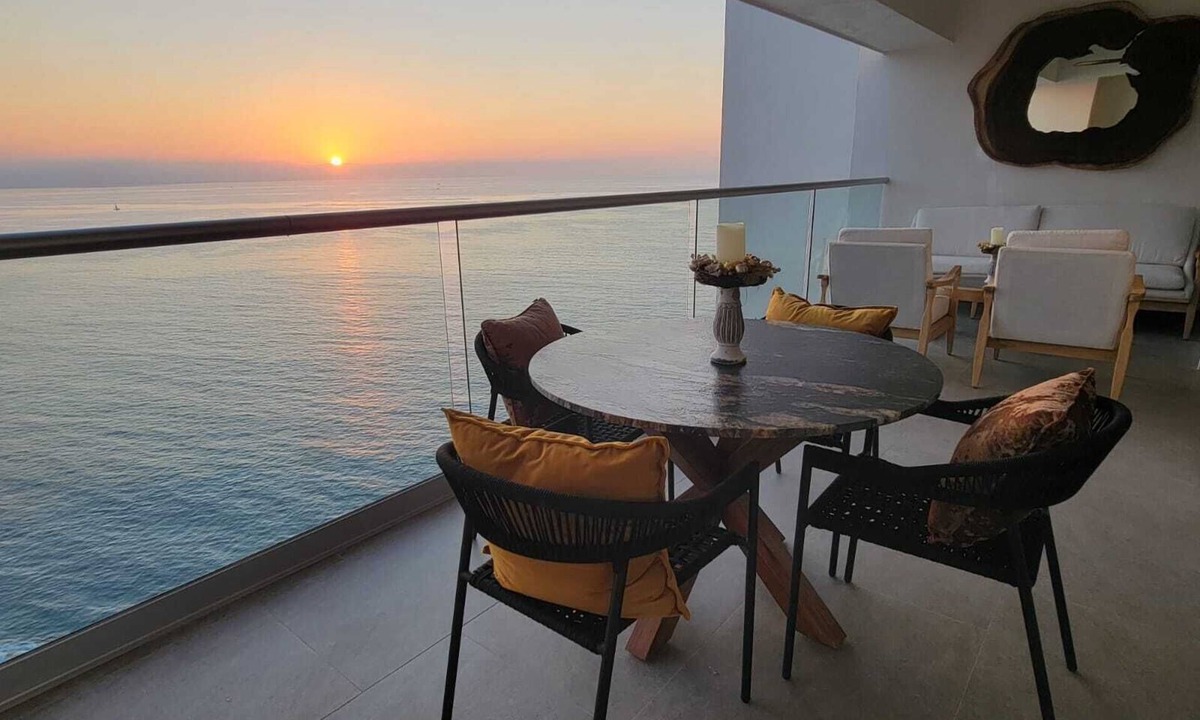 Las Glorias Apartment | Ocean front apartment 2 bedrooms 6 people, 100 % equipped, beachfront