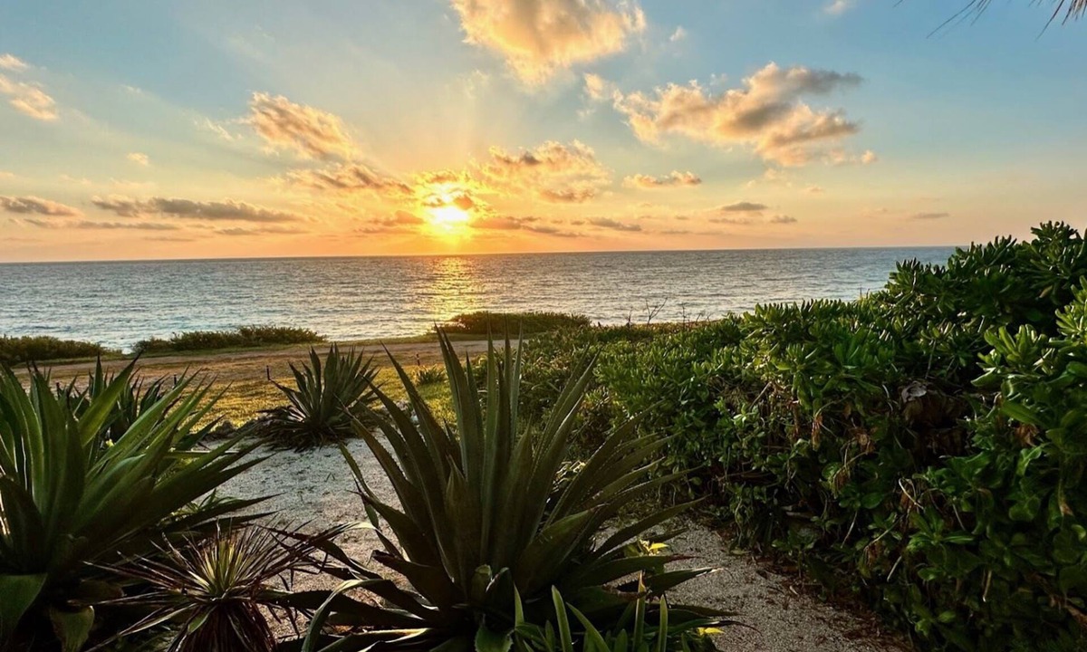 Isla Mujeres House | OCEAN FRONT MEXICAN STYLE VILLA, CARIBBEAN BLUE SEA VIEWS AND POOL - 6 guests