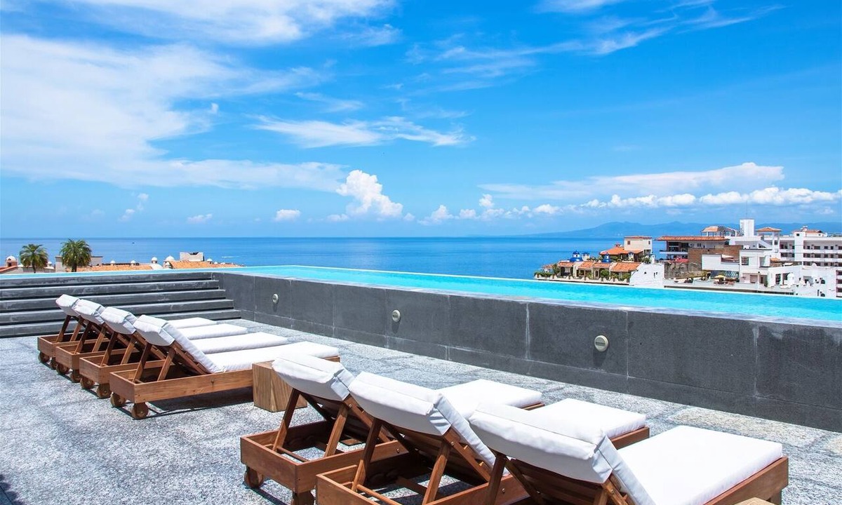 Romantic Zone Condo | Ocean View Penthouse in Romantic Zone