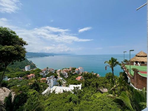 Conchas Chinas Apartment | Oceanview Gem Pool & Balcony Conchas Chinas