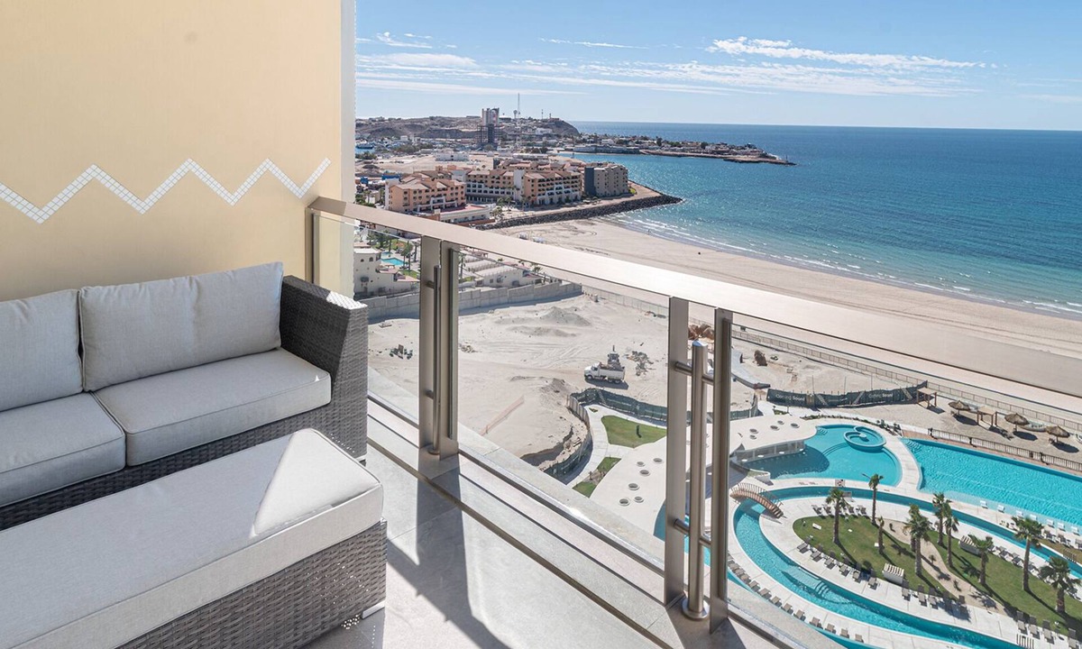 Bella Vista Condo | One 1504 – Refined Beach Escape Featuring Striking Beachfront Views