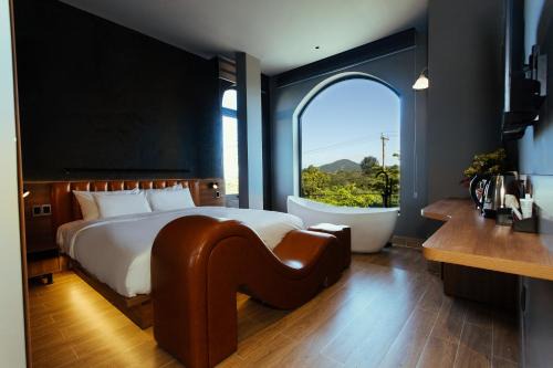 Duc Trong Hotel | One and Only Hotel - Đức Trọng
