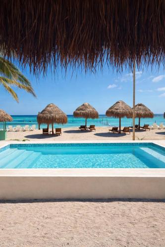Majahual Hotel | Oneiro Suites with Sea View