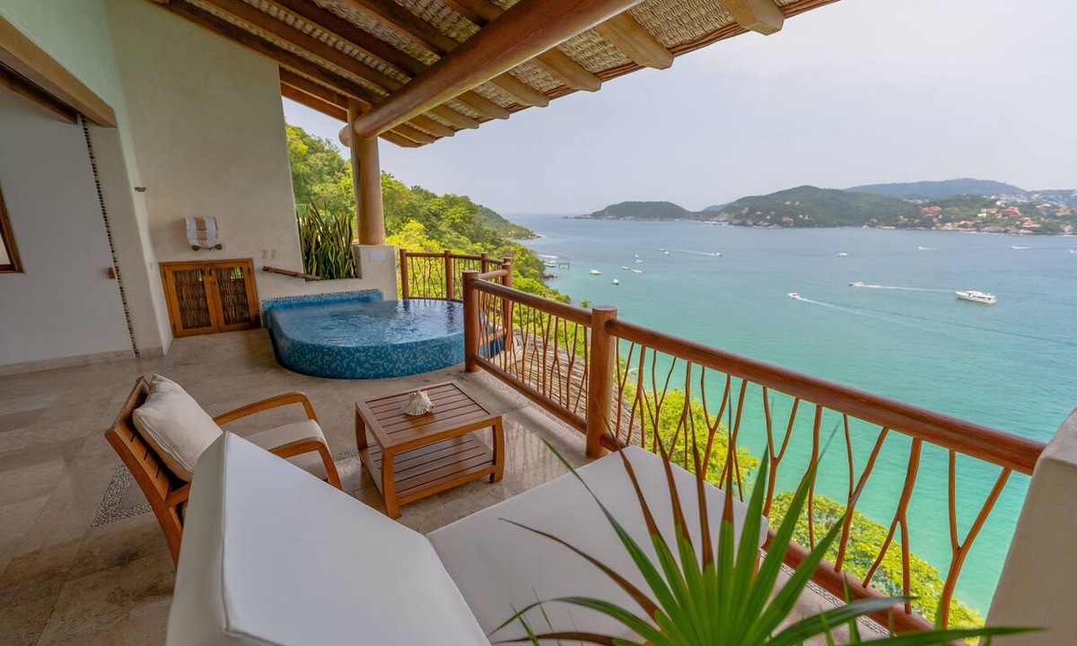 Playa Las Gatas Hotel | Pacífica Grand Zihuatanejo