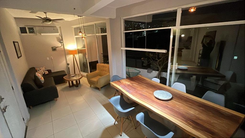 Lazaro Cardenas Apartment | Panoramic Paradise 5 min to downtown and beach