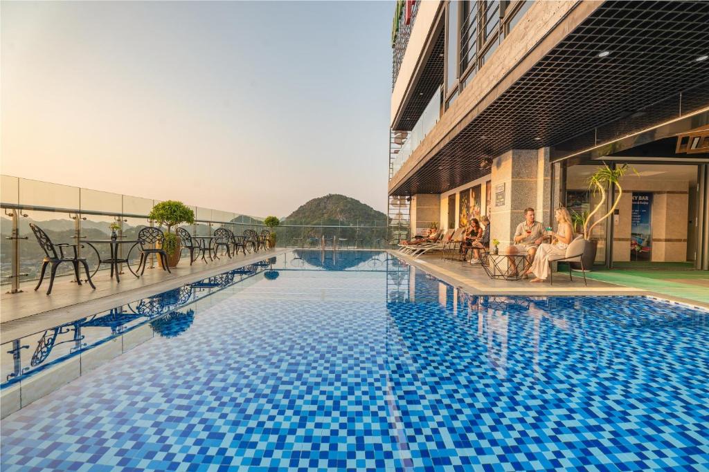 Cat Hai Hotel | Paradise Legent Cat Ba