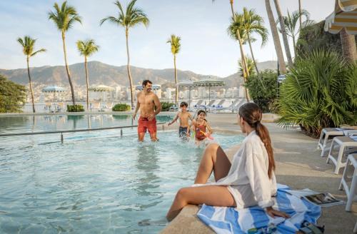 Playa Guitarron Resort | Park Royal Beach Acapulco - All Inclusive