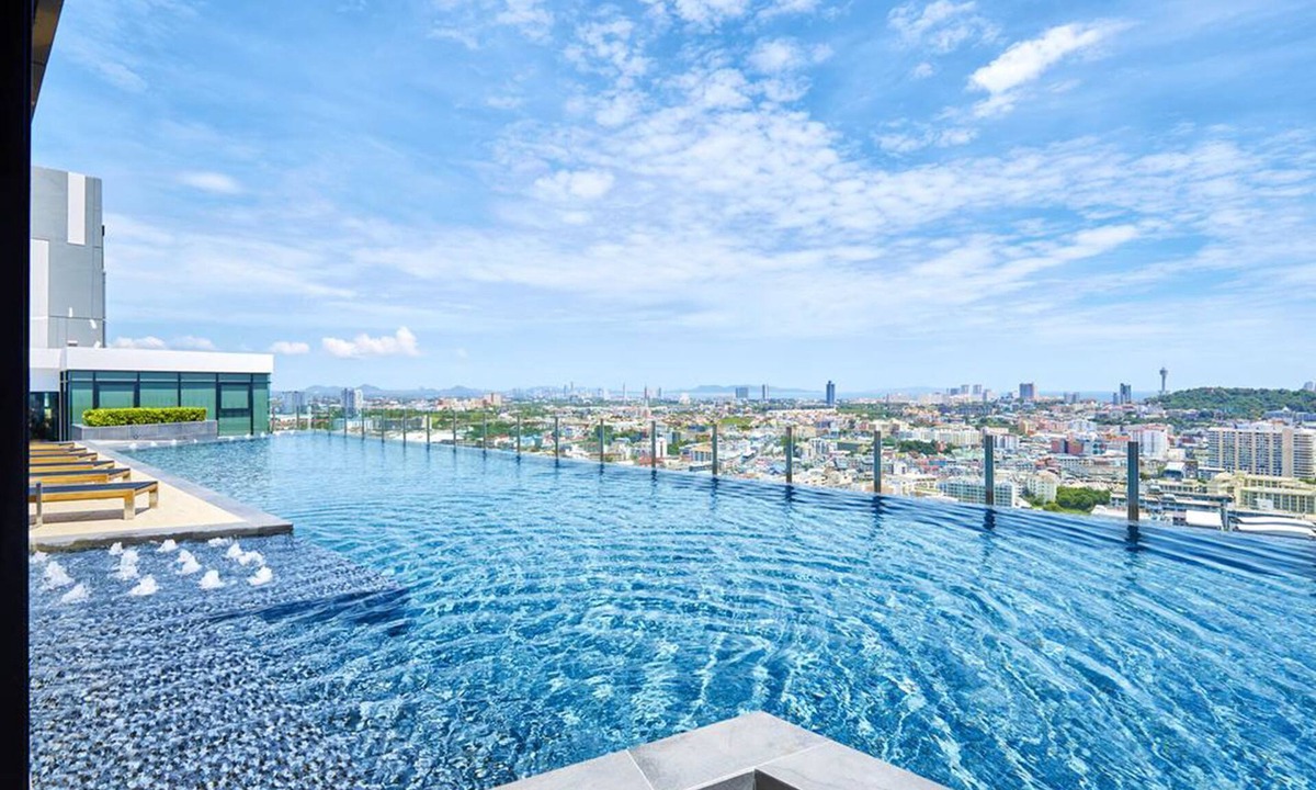 Pattaya Bay Apartment | Pattaya Central Sea View Pool Suite