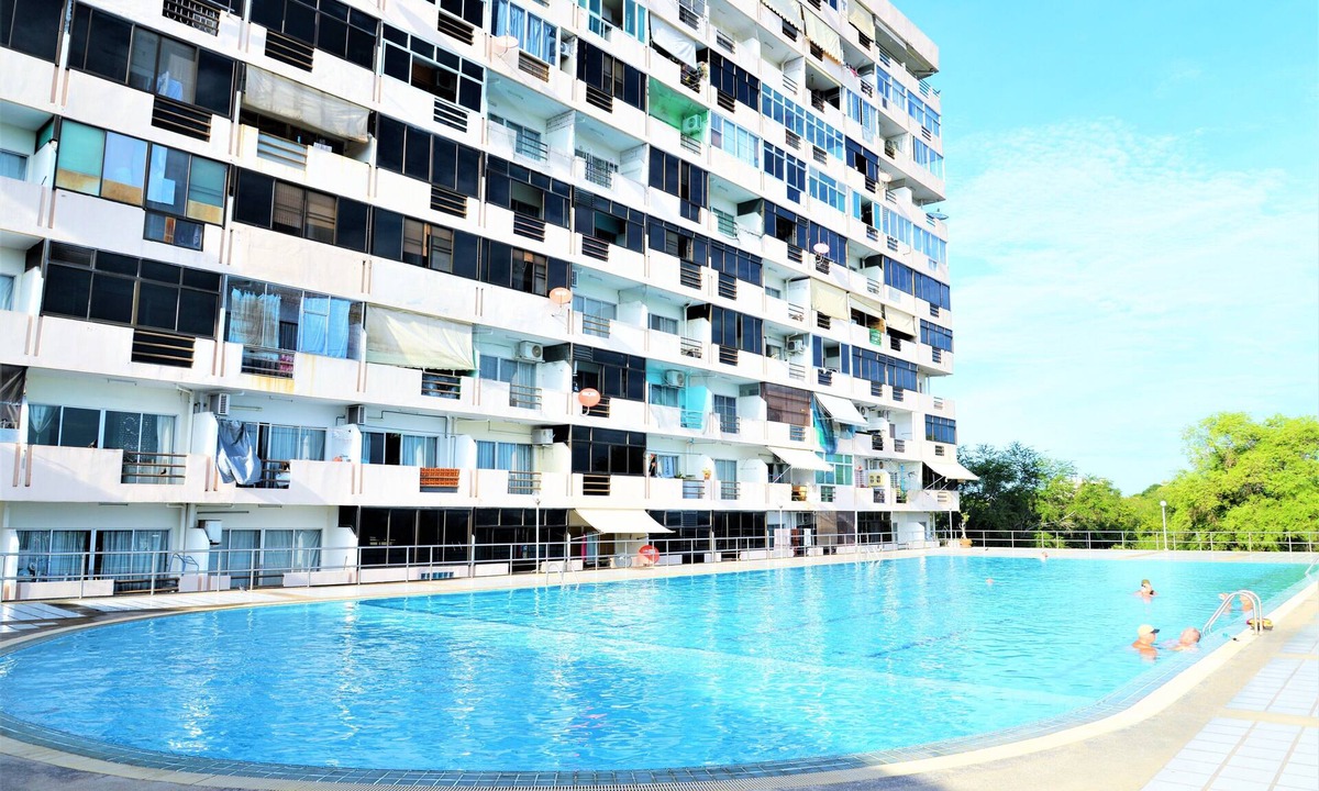 Central Pattaya Apartment | Pattaya Plaza Condotel Large Studio Apartment Sukhumvit