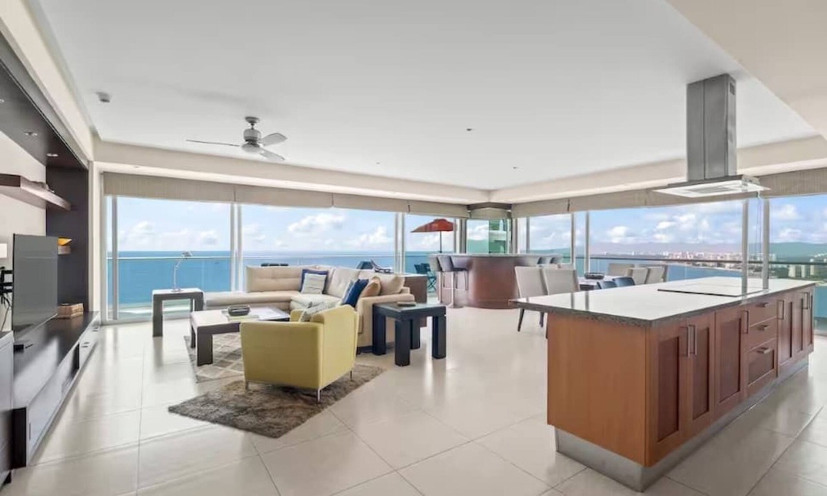South Hotel Zone Apartment | Peninsula Vallarta Luxury Condo 21st floor