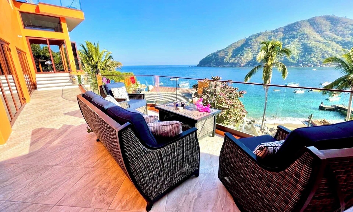 Yelapa House | Penthouse in Yelapa, Brand New and Luxurious Casa, Sleeps 8 very comfortably