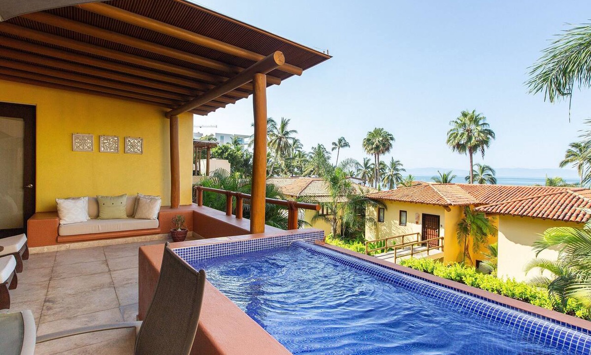 Bucerias Apartment | Perico - Condo Two Level Beach Facing (30 Steps)