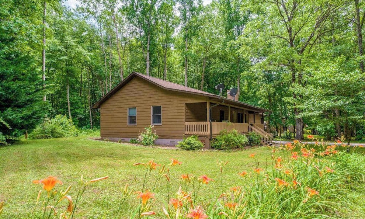 Cullowhee House | Pointer's point
