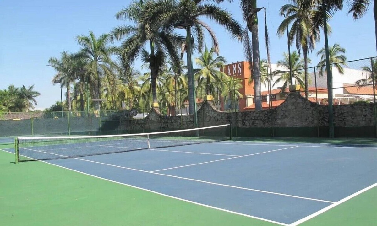 South Hotel Zone Hotel | Pool-view Impeccable 2BR Condo Near the Beach with Garden