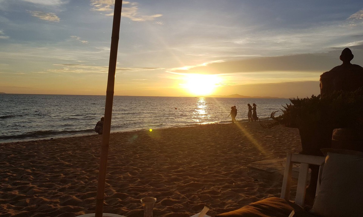 Bang Sare House | Pool Villa 5 Minute to The Beach 4 Bedrooms