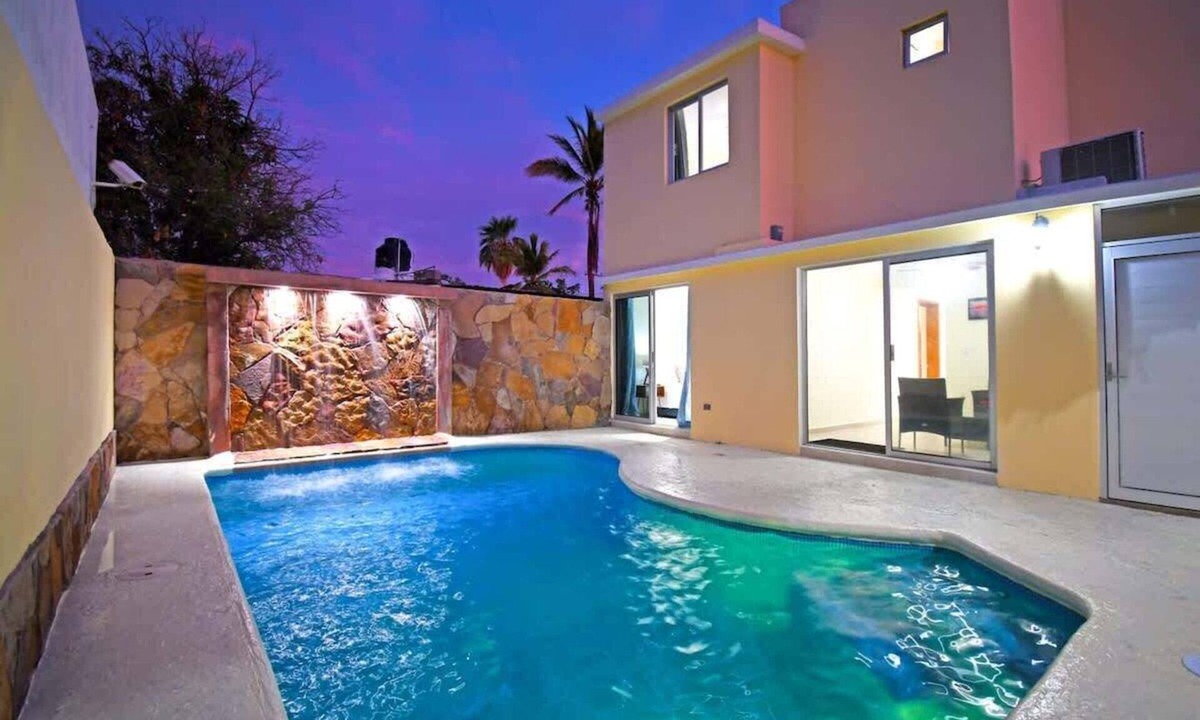 La Rinconada Condo | Poolside Retreat Lounge Parking Near Downtown
